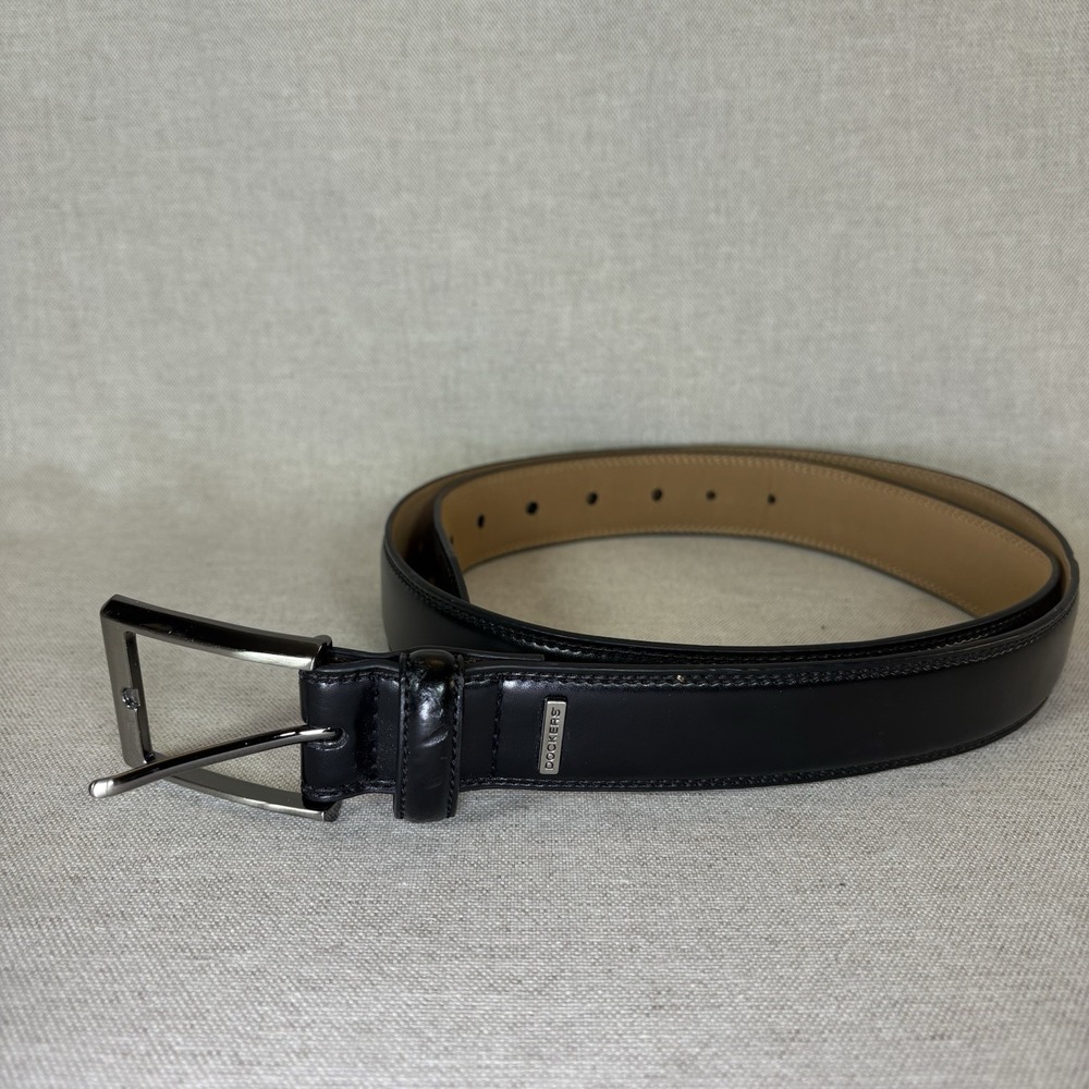 Dockers Belt Mens 40 Adjustable Black Leather Belt - Silver Toned Hardware‎